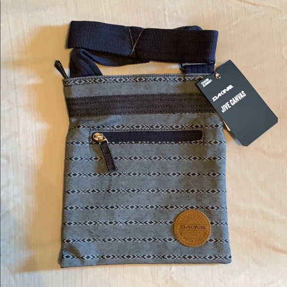 Dakine Canvas Dive Cross Body Bag NWT - Picture 10 of 10